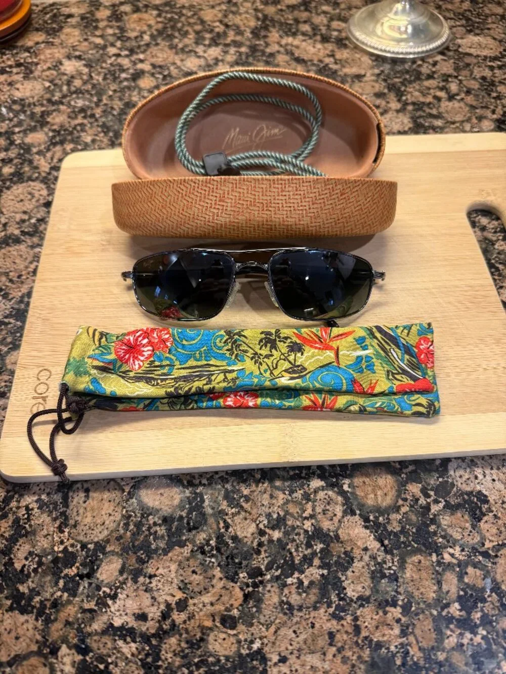Maui Jim KAHUNA Aviator Polarized Sunglasses MJ162-02 Sport Gunmetal/Black Glass
